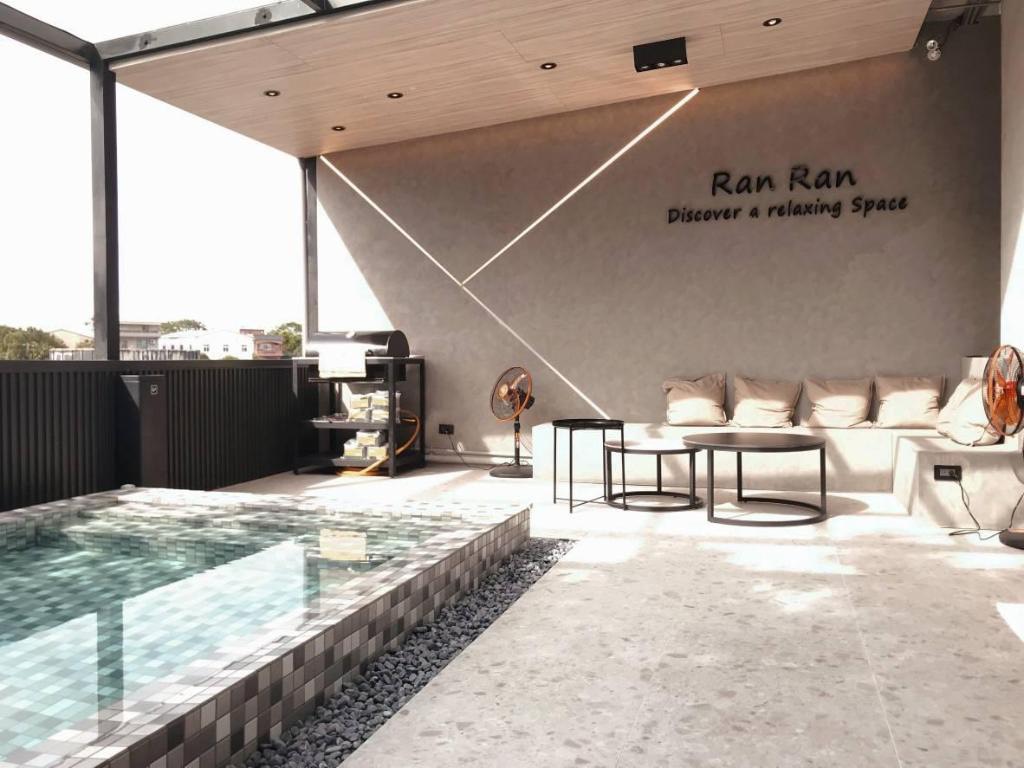 一樓戶外空間-游泳池、烤肉空間